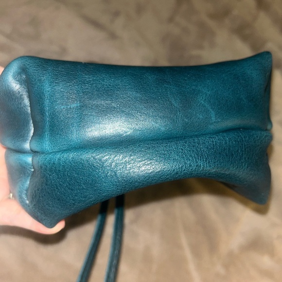 Portland leather lagoon bucket bag SMALL - Picture 3 of 5